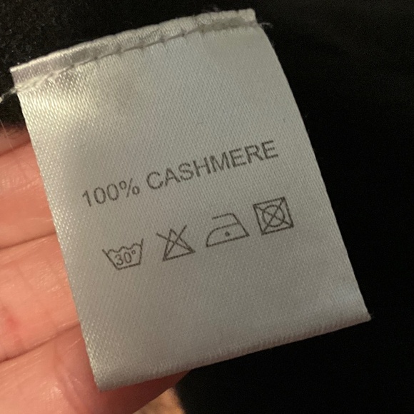 Hector et Lola Knit Sweater Y2K 100% Cashmere Raw hems sequins Elbow patch S - Picture 13 of 13